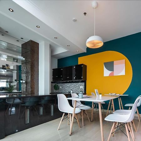 Cove Taman Aparthotel Jakarta Exteriör bild