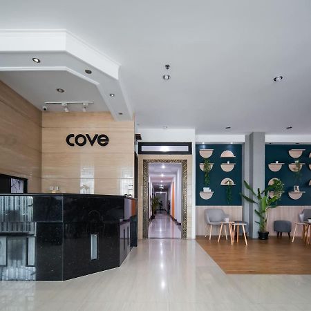 Cove Taman Aparthotel Jakarta Exteriör bild