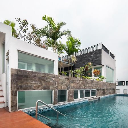 Cove Taman Aparthotel Jakarta Exteriör bild