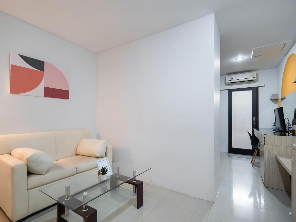 Cove Taman Aparthotel Jakarta Exteriör bild
