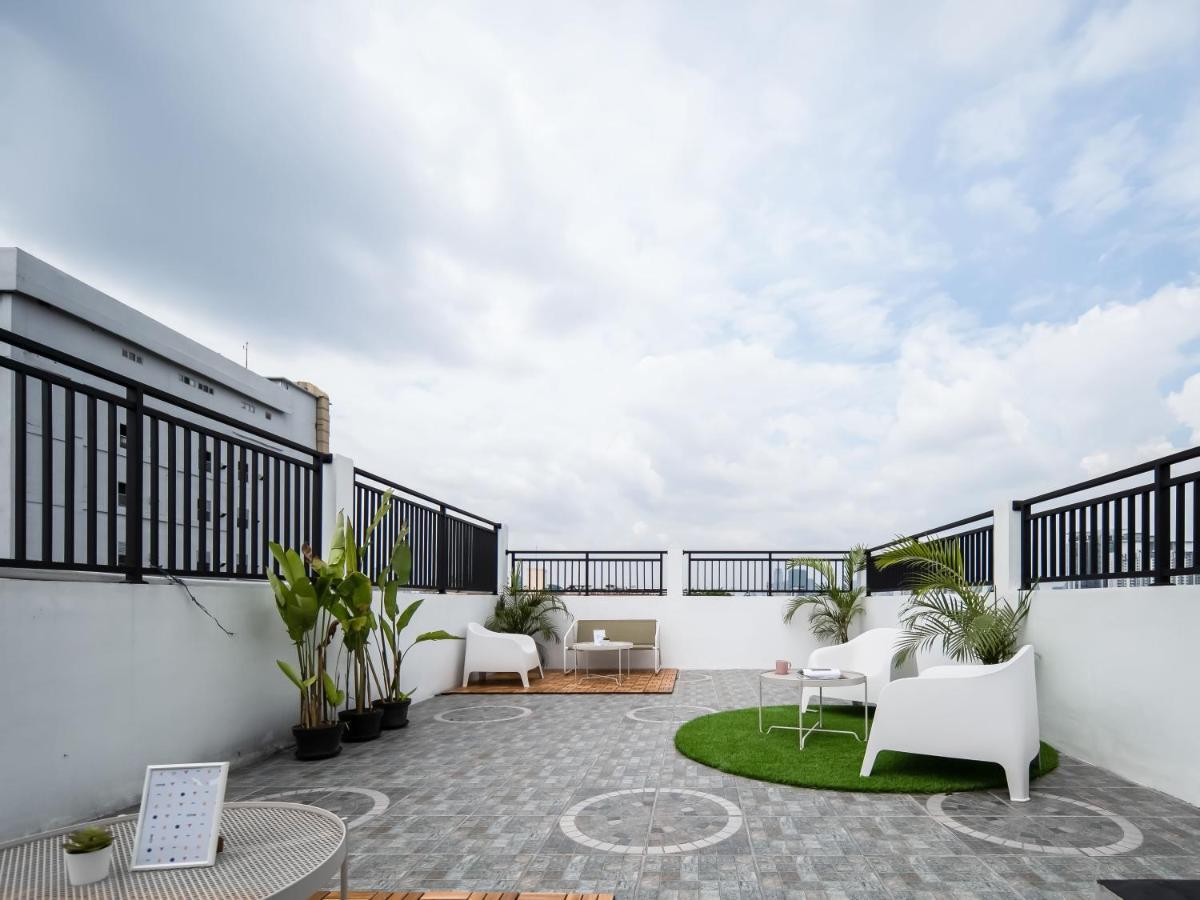 Cove Taman Aparthotel Jakarta Exteriör bild