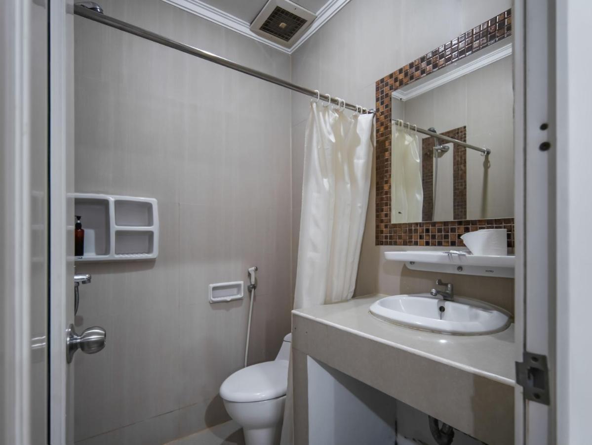 Cove Taman Aparthotel Jakarta Exteriör bild